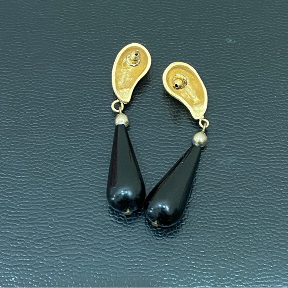 Vintage GIVENCHY Signed Brushed Gold-tone Black Teardrop Dangle Earrings 10.6g - Picture 9 of 14